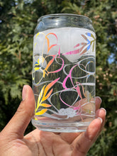 Load image into Gallery viewer, Floral Peach Iridescent Can glass
